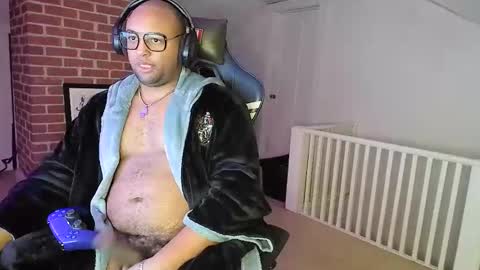 Smoothj2011 online show from 8, 3, 2026