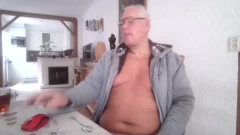 Snapshot of smoothy5460 chatting on 4, 12, 2024 smoothy5460 online show from 4, 12, 2024