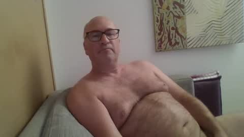 Snapshot of sneakerboy18 chatting on 8, 12, 2024 sneakerboy18 online show from 8, 12, 2024