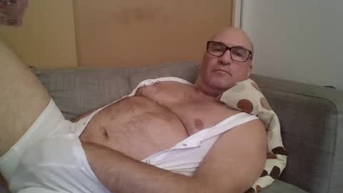 Snapshot of sneakerboy18 chatting on 18, 1, 2025 sneakerboy18 online show from 18, 1, 2025