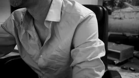 sneaky1985 online show from 26, 2, 2026