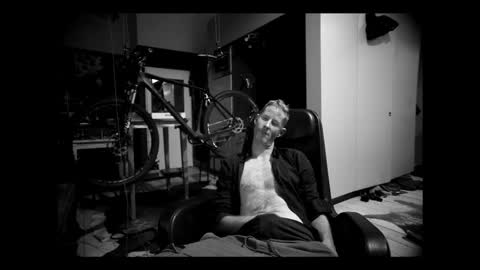 sneaky1985 online show from 9, 3, 2026