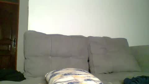 Snapshot of sneaky_link2 chatting on 20, 9, 2025 papi online show from 20, 9, 2025