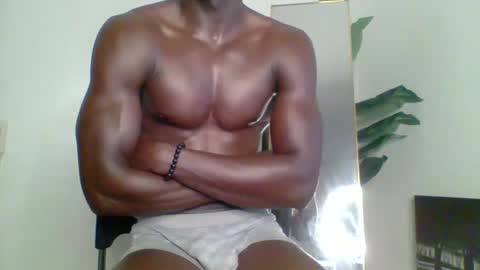 Snapshot of sneaky_link2 chatting on 30, 9, 2025 papi online show from 30, 9, 2025