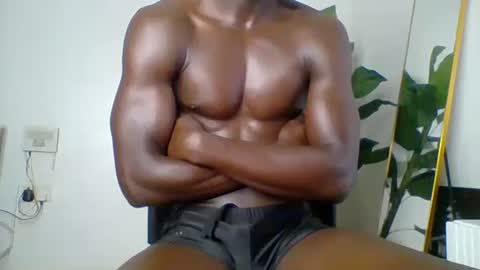 Snapshot of sneaky_link2 chatting on 30, 10, 2025 papi online show from 30, 10, 2025