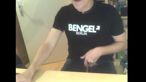 sneaxfreund online show from 26, 1, 2025