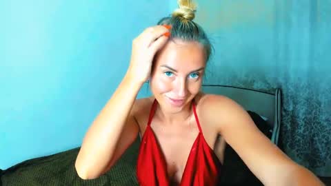 Snapshot of snezanablond chatting on 14, 7, 2026 Sneja online show from 14, 7, 2026