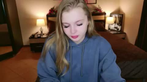 Snapshot of snezhanamay chatting on 31, 7, 2026 SnezhanaMay online show from 31, 7, 2026