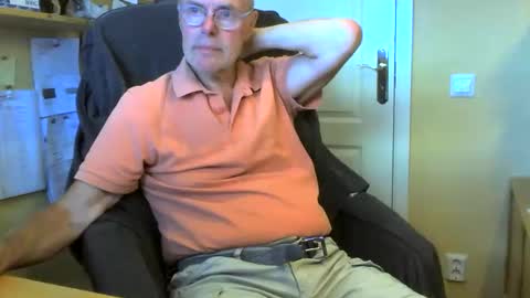 snickarn335731 online show from 7, 6, 2026