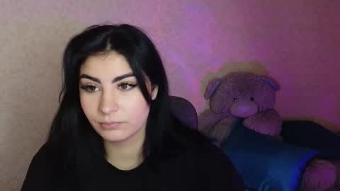 Snapshot of snickertail chatting on 12, 10, 2025 Olivia online show from 12, 10, 2025