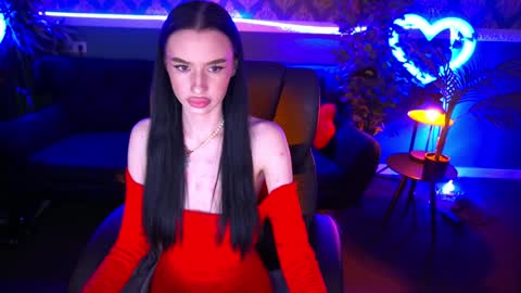 snow_whiteeex online show from 2, 2, 2025