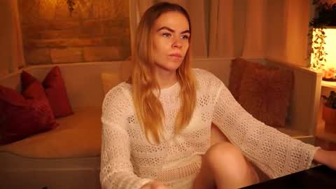 Snapshot of snowbarbieee chatting on 24, 1, 2025 Hanna online show from 24, 1, 2025