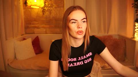 Snapshot of snowbarbieee chatting on 20, 2, 2025 Hanna online show from 20, 2, 2025
