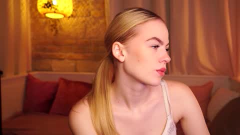 Snapshot of snowbarbieee chatting on 29, 9, 2025 Hanna online show from 29, 9, 2025