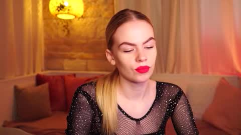 Snapshot of snowbarbieee chatting on 6, 10, 2025 Hanna online show from 6, 10, 2025