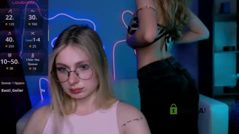 Snapshot of so_hot_rosalie chatting on 27, 5, 2026 so_hot_rosalie online show from 27, 5, 2026