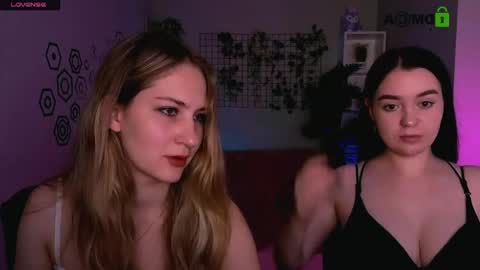 Snapshot of so_hot_rosalie chatting on 8, 6, 2026 so_hot_rosalie online show from 8, 6, 2026