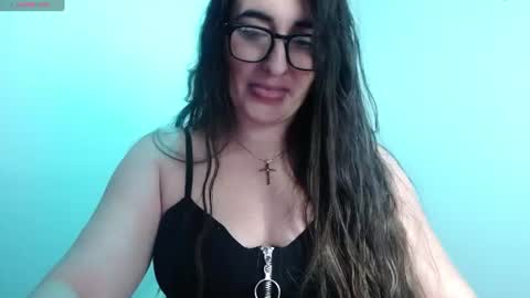 Soffi Betacur online show from 13, 7, 2026