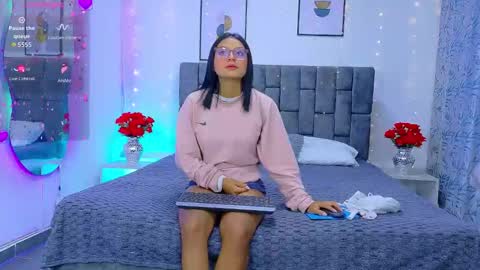 SOFFI AND CHISTOPHER online show from 4, 4, 2026