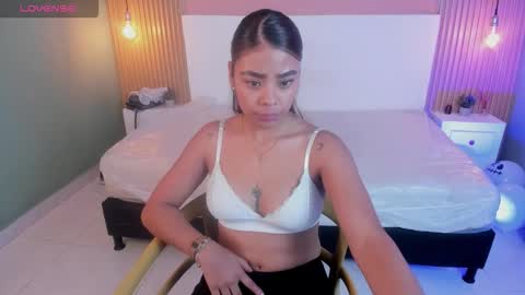 Snapshot of soffiadams2 chatting on 2, 11, 2025 soffiadams2 online show from 2, 11, 2025