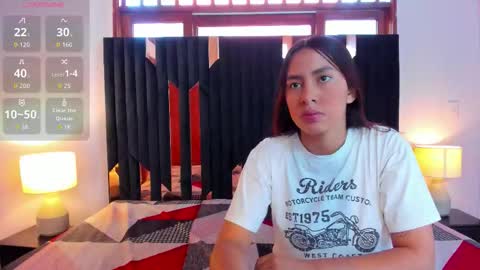 Snapshot of soffy_and_mia chatting on 24, 10, 2025 soffy and mia online show from 24, 10, 2025