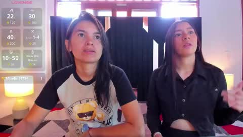 Snapshot of soffy_and_mia chatting on 8, 11, 2025 soffy and mia online show from 8, 11, 2025