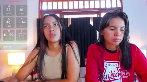 Snapshot of soffy_and_mia chatting on 14, 11, 2025 soffy and mia online show from 14, 11, 2025