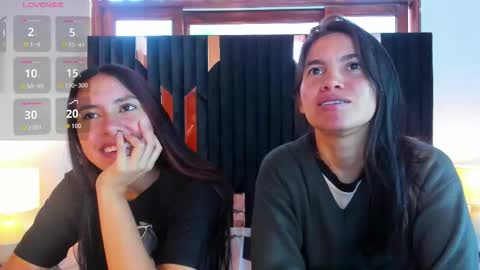 Snapshot of soffy_and_mia chatting on 18, 11, 2025 soffy and mia online show from 18, 11, 2025