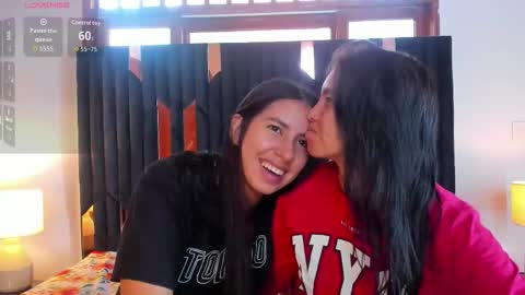 Snapshot of soffy_and_mia chatting on 19, 11, 2025 soffy and mia online show from 19, 11, 2025