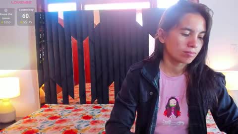 Snapshot of soffy_and_mia chatting on 21, 11, 2025 soffy and mia online show from 21, 11, 2025