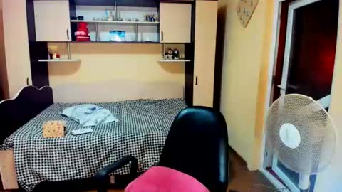 Snapshot of soffy_skye chatting on 17, 7, 2026 Soffy online show from 17, 7, 2026