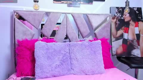 Sofi Noa online show from 5, 2, 2025