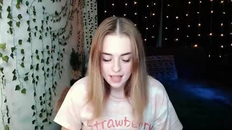 Snapshot of sofia_rosemary chatting on 18, 10, 2025 sofia_rosemary online show from 18, 10, 2025