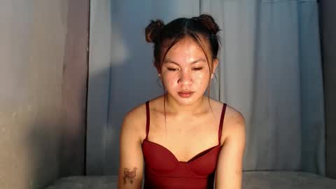 sofia_sweetheart18 online show from 16, 5, 2026