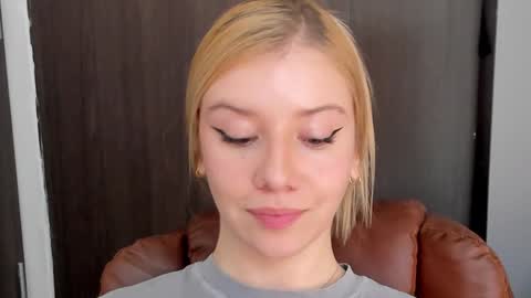Snapshot of sofia_woodss chatting on 3, 12, 2024 Sofia online show from 3, 12, 2024