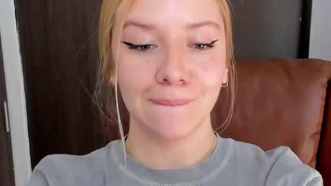 Snapshot of sofia_woodss chatting on 3, 12, 2024 Sofia online show from 3, 12, 2024
