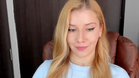 Snapshot of sofia_woodss chatting on 4, 12, 2024 Sofia online show from 4, 12, 2024