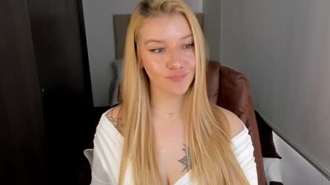 Snapshot of sofia_woodss chatting on 9, 12, 2024 Sofia online show from 9, 12, 2024