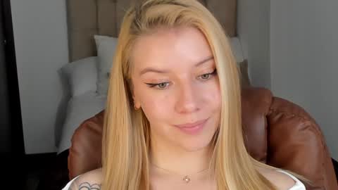 Snapshot of sofia_woodss chatting on 9, 12, 2024 Sofia online show from 9, 12, 2024
