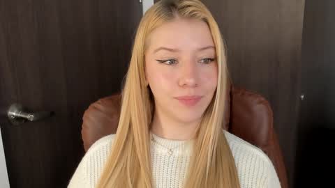 Snapshot of sofia_woodss chatting on 10, 12, 2024 Sofia online show from 10, 12, 2024