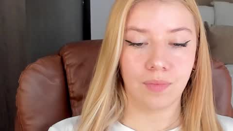 Snapshot of sofia_woodss chatting on 18, 12, 2024 Sofia online show from 18, 12, 2024