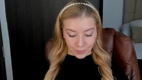 Snapshot of sofia_woodss chatting on 19, 12, 2024 Sofia online show from 19, 12, 2024