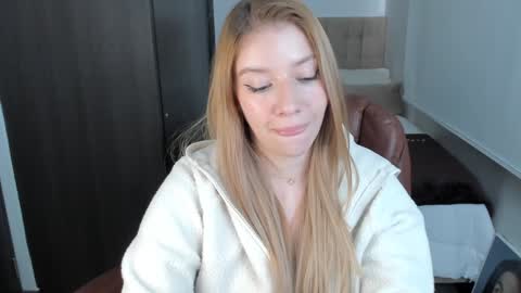 Snapshot of sofia_woodss chatting on 24, 1, 2025 Sofia online show from 24, 1, 2025