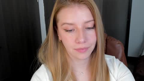 Snapshot of sofia_woodss chatting on 28, 1, 2025 Sofia online show from 28, 1, 2025