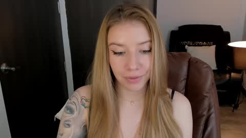 Snapshot of sofia_woodss chatting on 25, 2, 2025 Sofia online show from 25, 2, 2025
