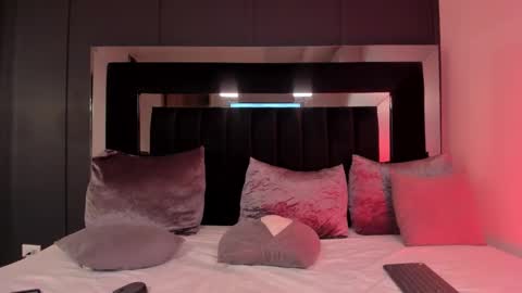 Sofia  online show from 10, 9, 2025