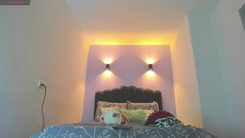 Snapshot of sofiaclaus_19 chatting on 2, 11, 2025 Sofia online show from 2, 11, 2025