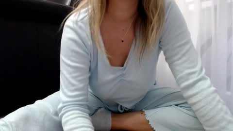 Snapshot of sofialenis chatting on 17, 12, 2024 SofiaLenis online show from 17, 12, 2024