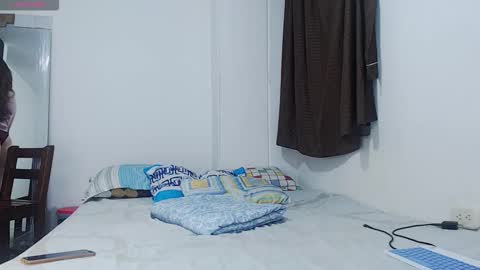 Snapshot of sofiamooon_ chatting on 14, 11, 2025 sofiamooon_ online show from 14, 11, 2025