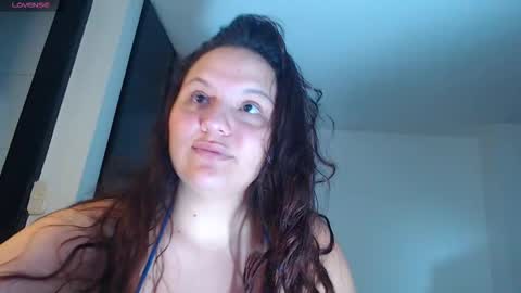 Snapshot of sofiamooon_ chatting on 2, 12, 2025 sofiamooon_ online show from 2, 12, 2025